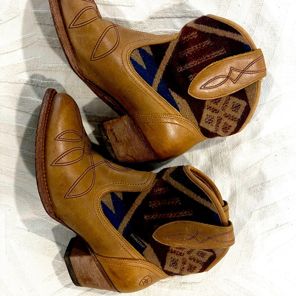 Ariat x Pendleton Camel Bootie size 6B